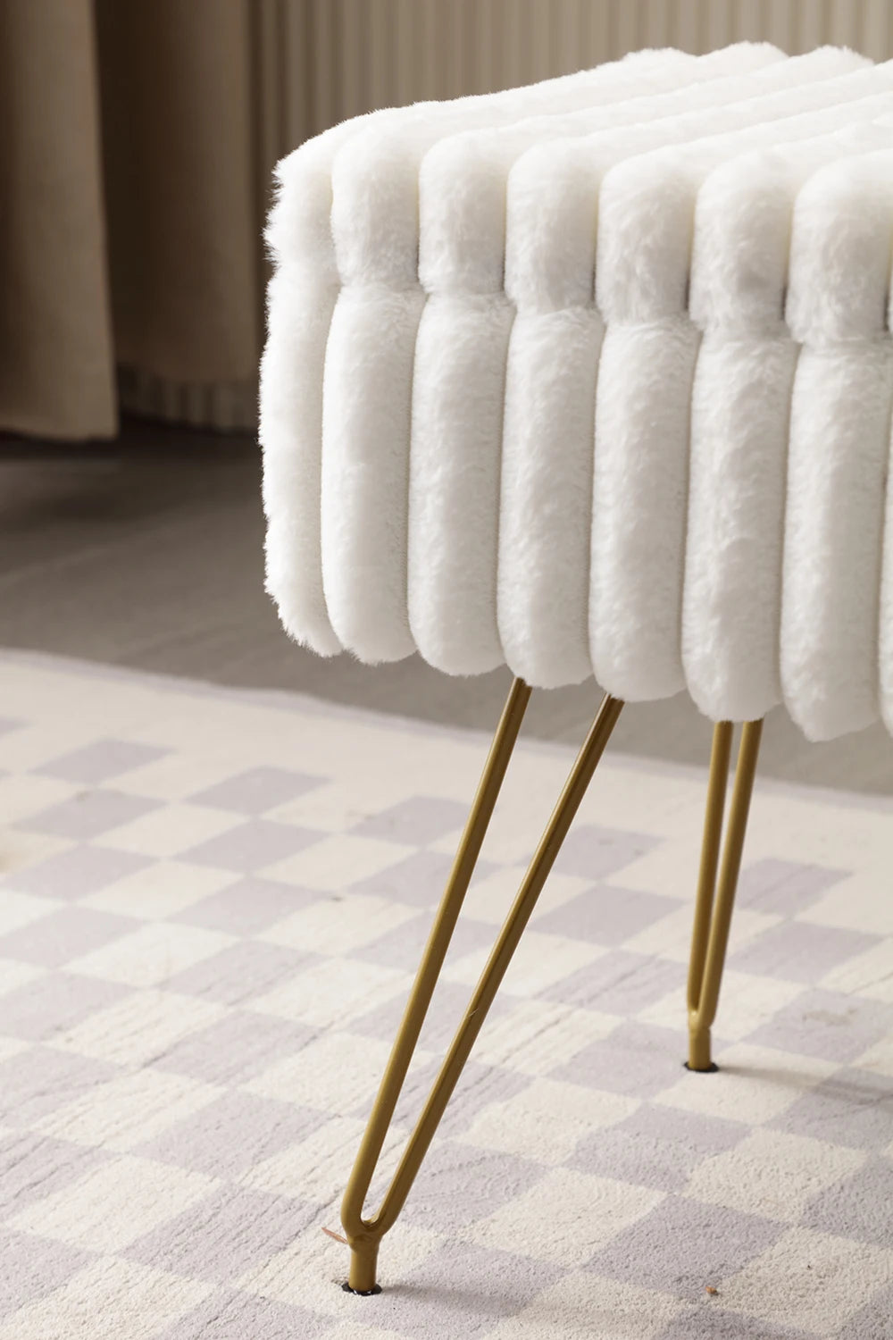 Chic Faux Fur Vanity Stool with Hidden Storage – Soft Ottoman Chair for Makeup, Dressing Table & Relaxation
